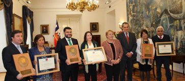 PRESIDENTA DE LA REPÚBLICA ENTREGA PREMIO ANUAL POR EXCELENCIA INSTITUCIONAL 2017