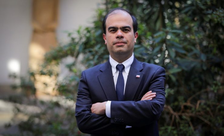 Presidente nombra al abogado Carlos Charme como Director Nacional de SENDA