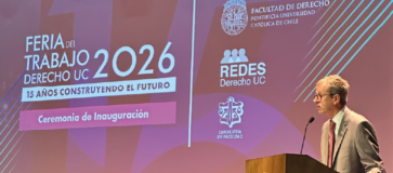 Servicio Civil participa en Feria Laboral de la Facultad de Derecho de la Universidad Católica de Chile