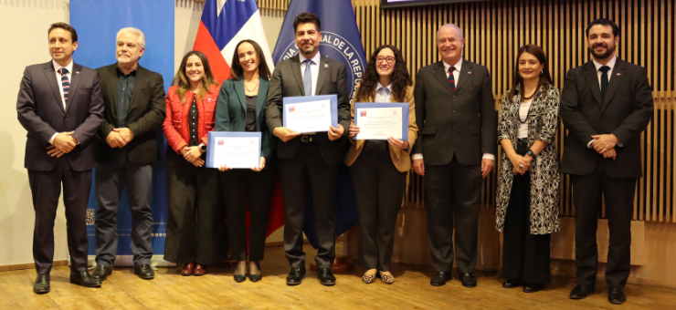Imagen de noticia CCHEN, CHILECOMPRA y SERNAC obtienen Premio Anual por Excelencia Institucional 2026