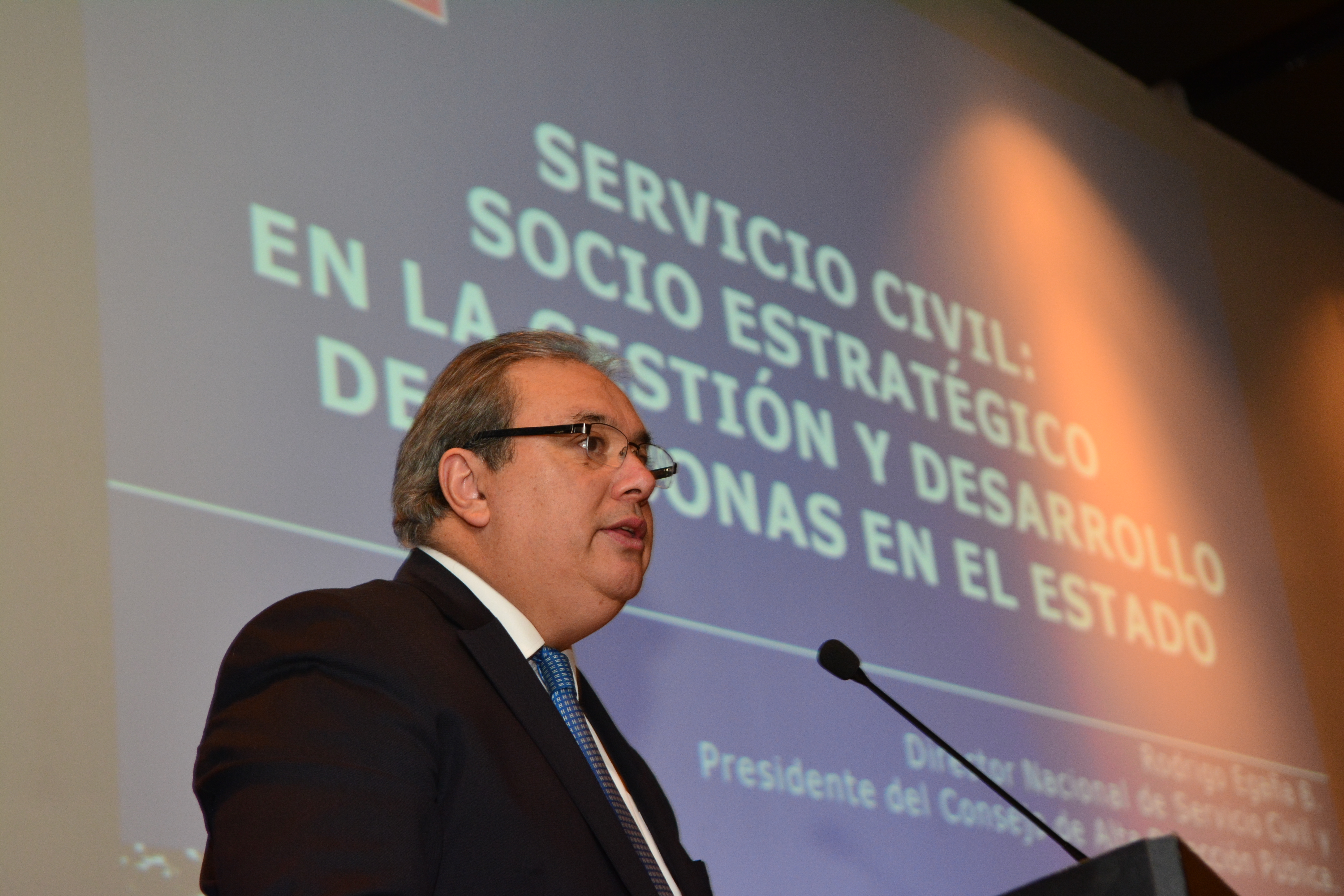 Servicio Civil efectúa en Talca difusión de Instructivo Presidencial sobre Buenas Prácticas Laborales en el Estado