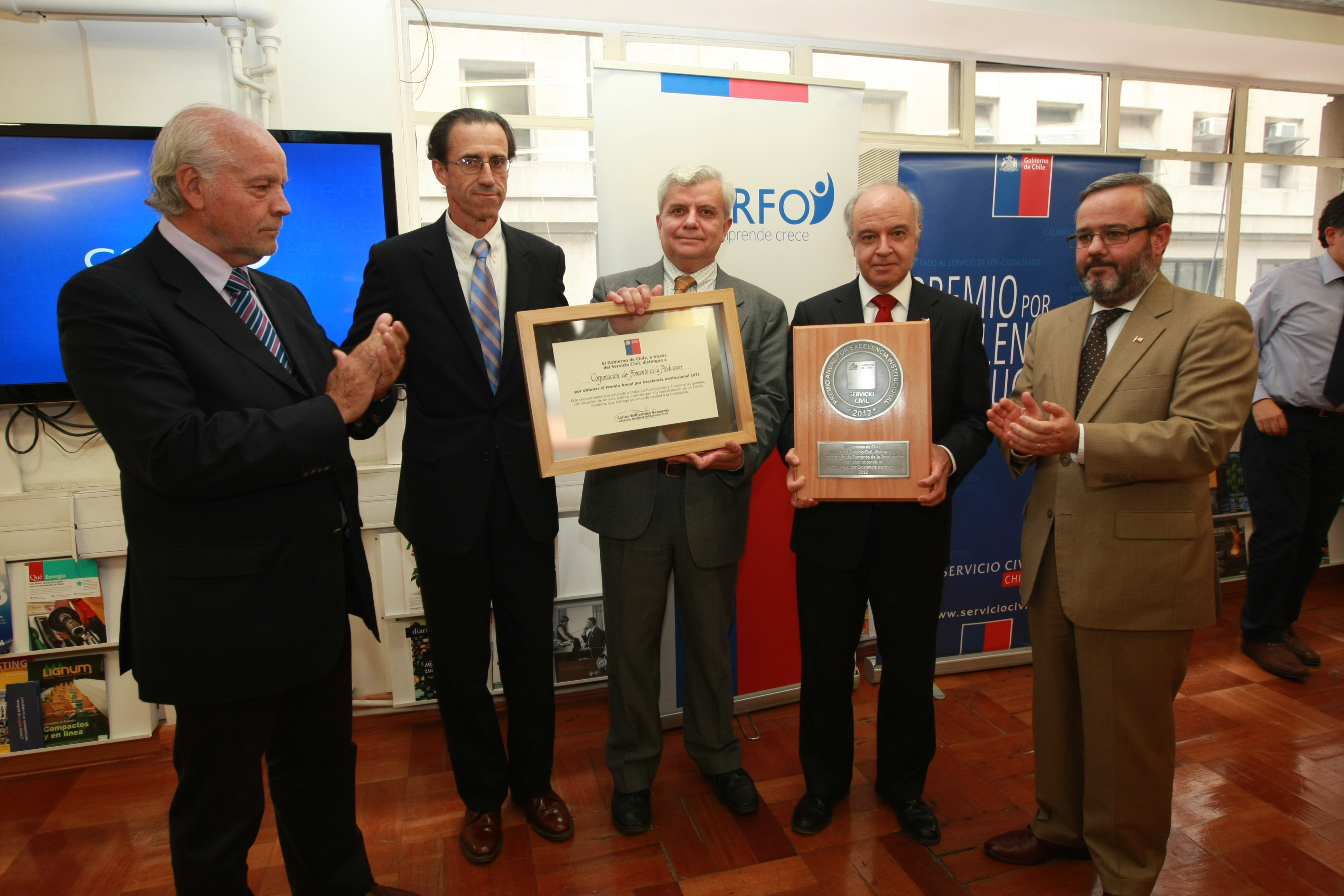 CORFO recibe Premio por Excelencia Institucional 2012